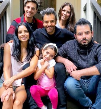 Aitana Derbez with her family